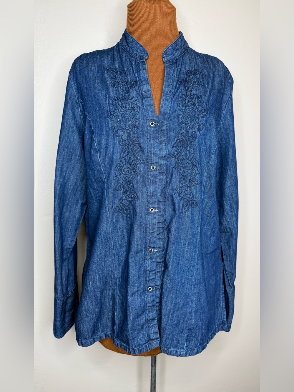 Faded Glory Cotton Dark Denim Long Sleeve Embroidery Buckle Closure Shirt Size L